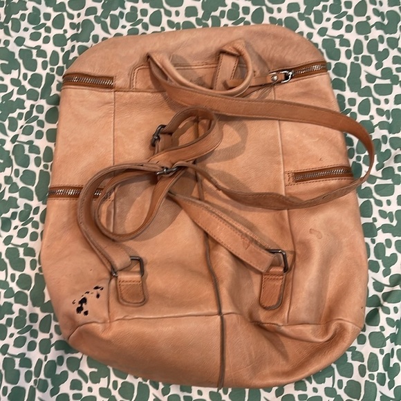 Vilenca Leather Backpack - Picture 4 of 11